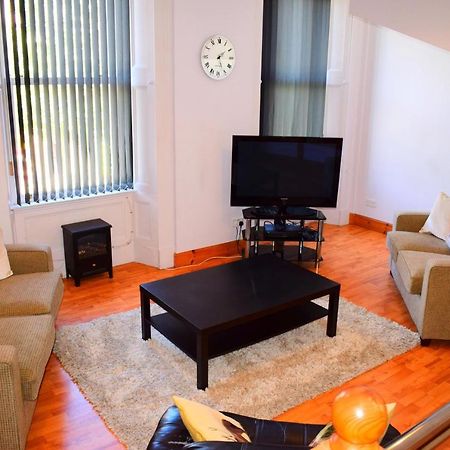 Two Bedroom Town Centre Apartment Elgin Luaran gambar