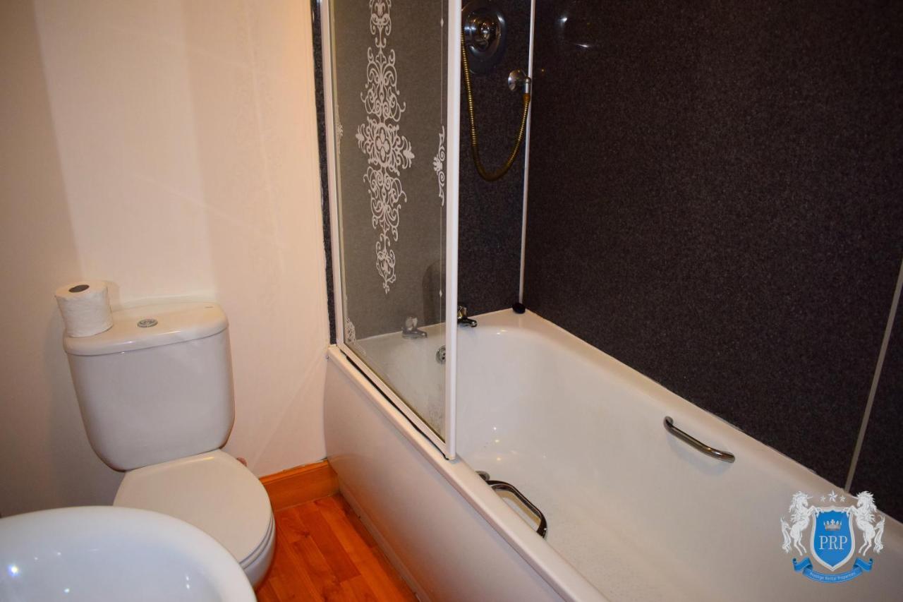 Two Bedroom Town Centre Apartment Elgin Luaran gambar