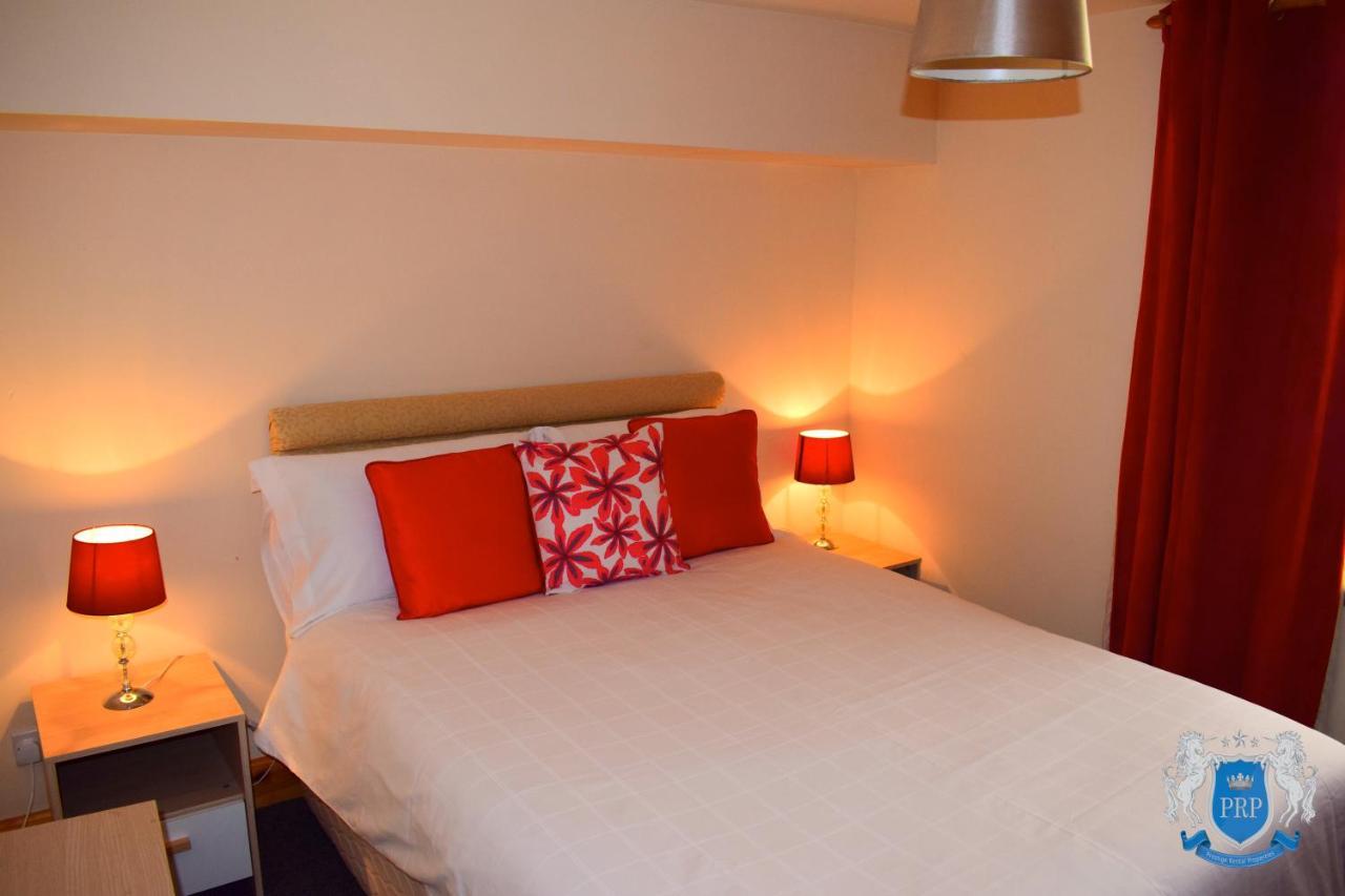 Two Bedroom Town Centre Apartment Elgin Luaran gambar